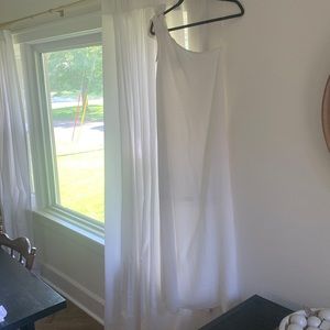 Brand new maxi 1 shoulder dress with a tie.